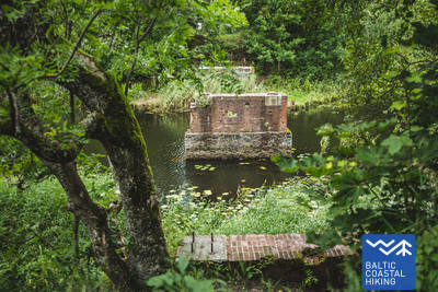 RemainsofoldbridgeinWilhelmcanalRKphoto