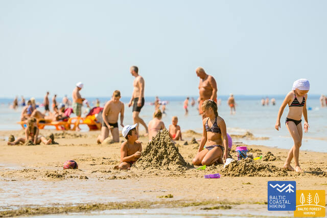 Melluzi pludmale Janis Salins